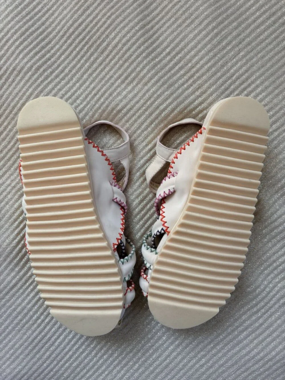 Farm Rio Zigzag Stitch Sandals US 9 New